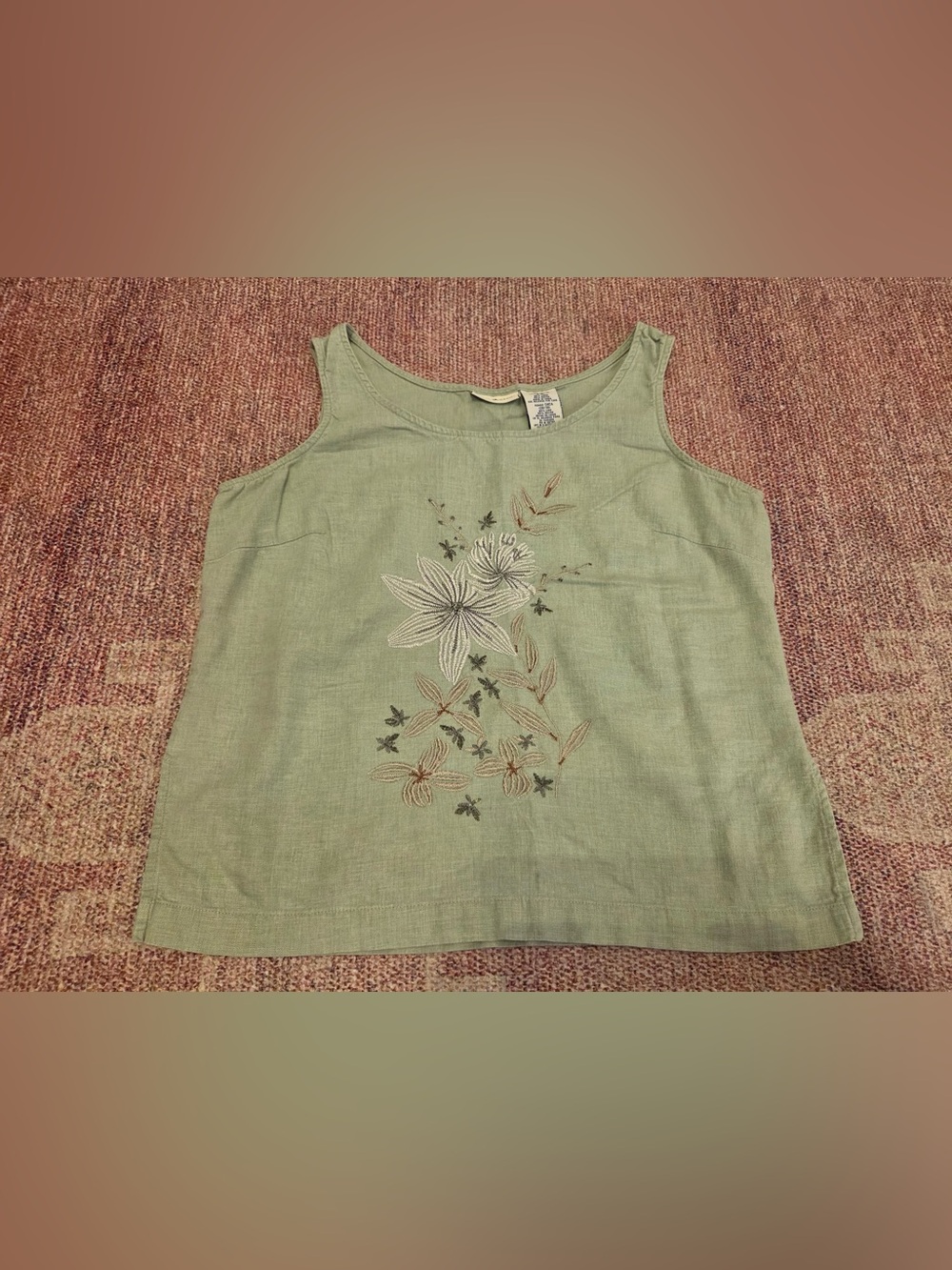 White stag embroidered floral sage linen tank top size small